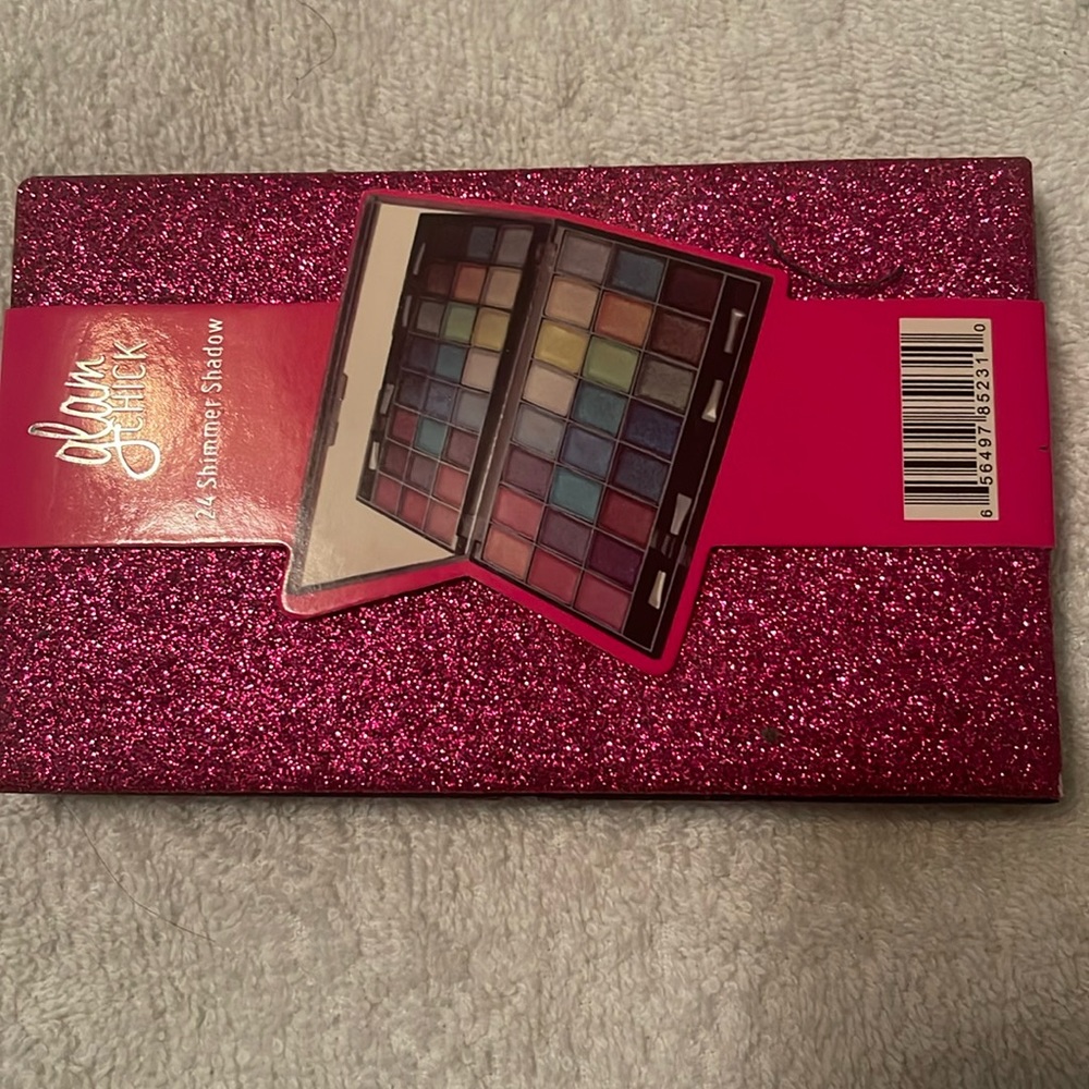 Glam Chick eye shadow